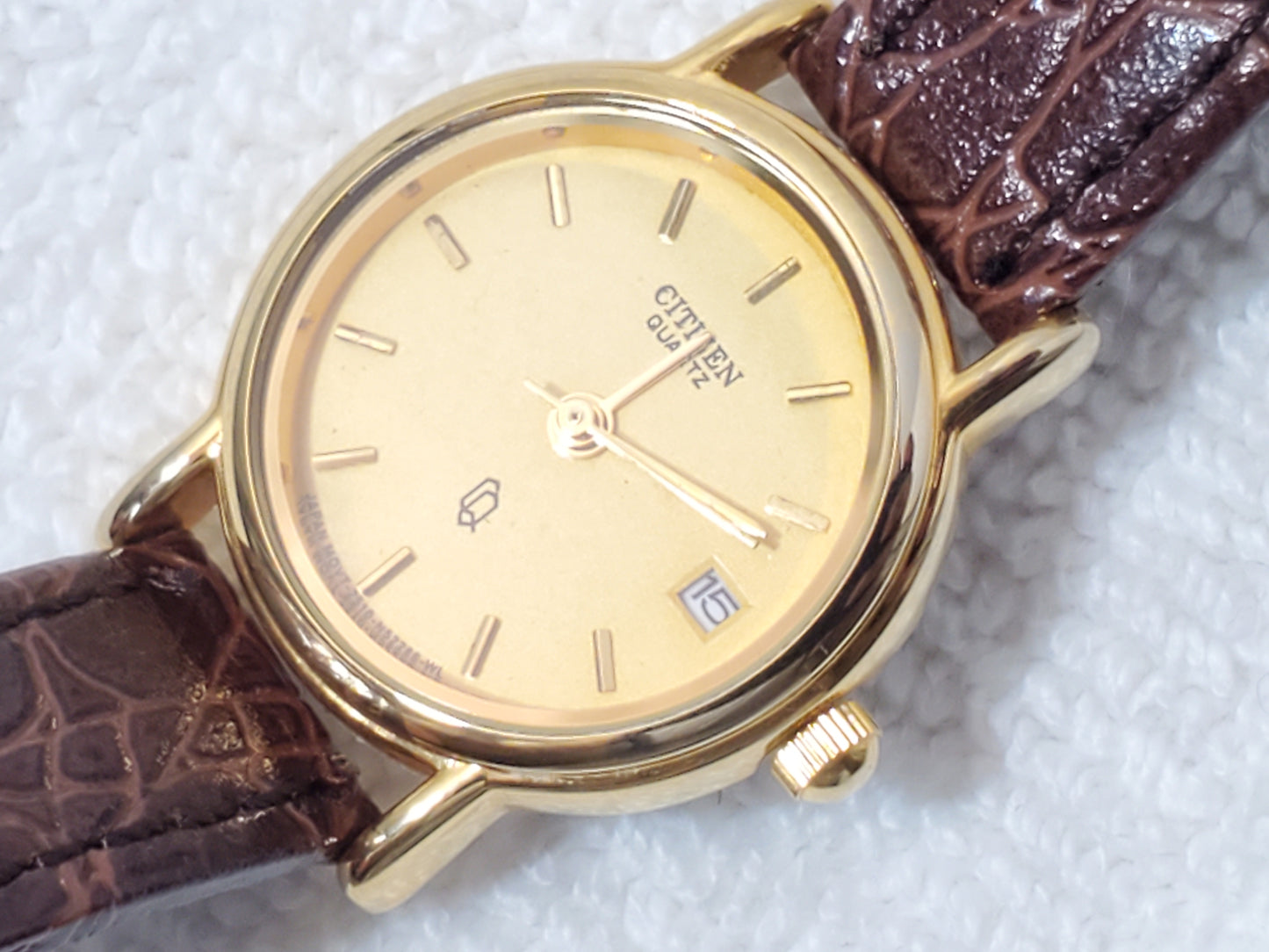 Vintage 1990's Citizen Women's Gold Plated Date Quartz Watch Brown Leather Strap