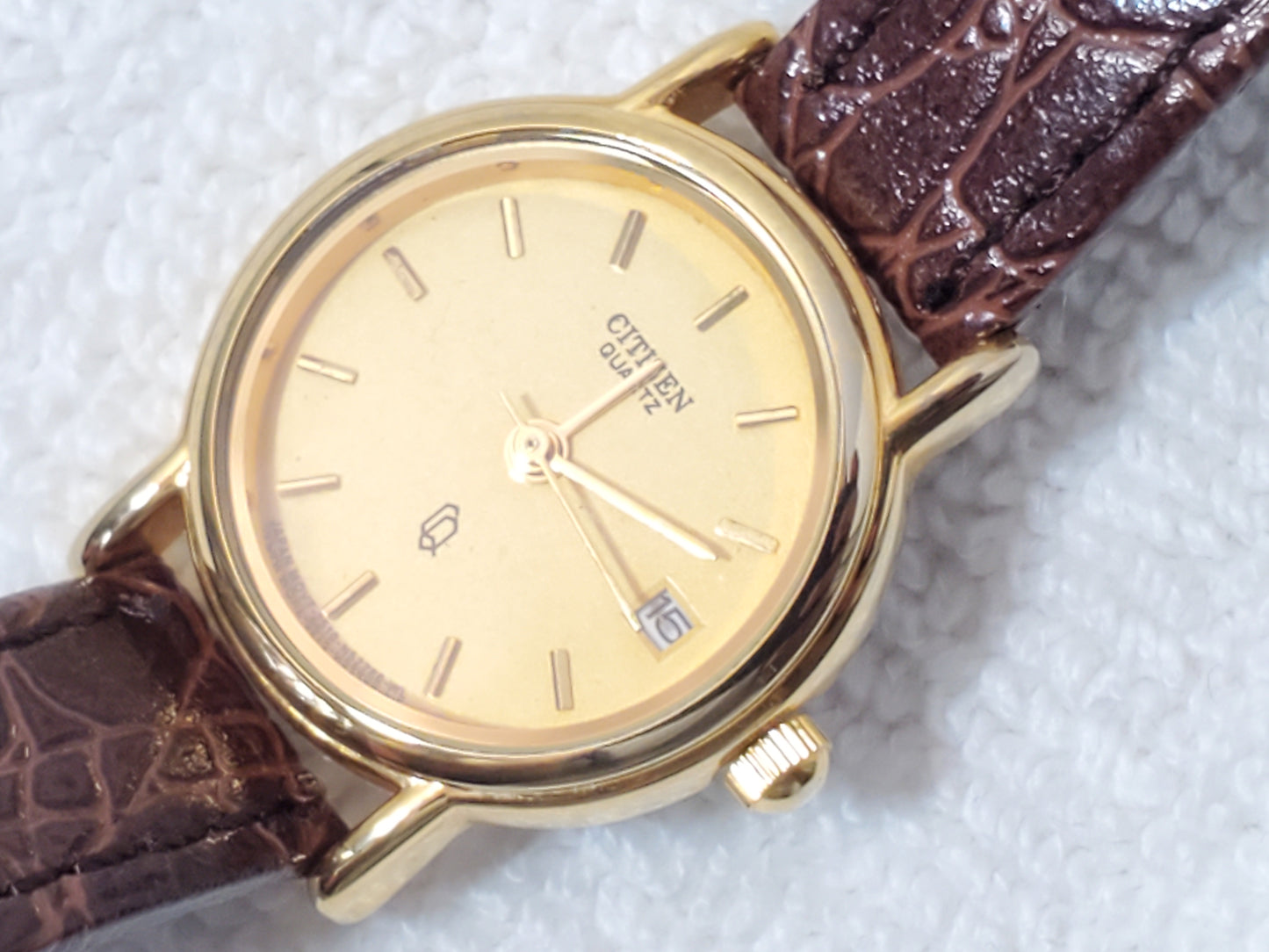 Vintage 1990's Citizen Women's Gold Plated Date Quartz Watch Brown Leather Strap