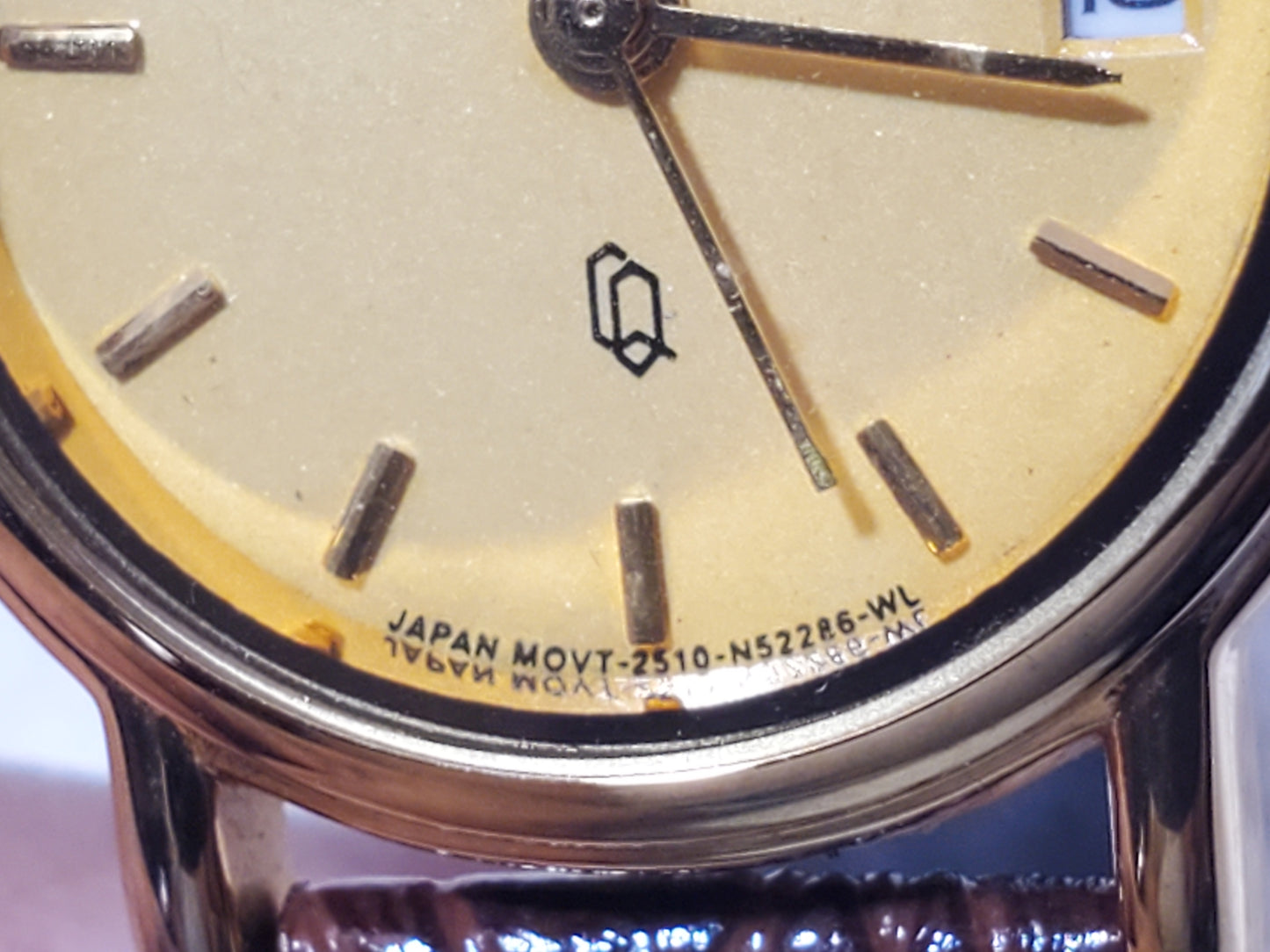 Vintage 1990's Citizen Women's Gold Plated Date Quartz Watch Brown Leather Strap