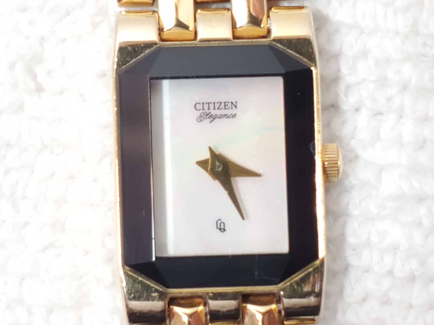 Citizen Elegance Women's Gold Tone Tank Quartz Watch Mother Pearl Dial Vintage