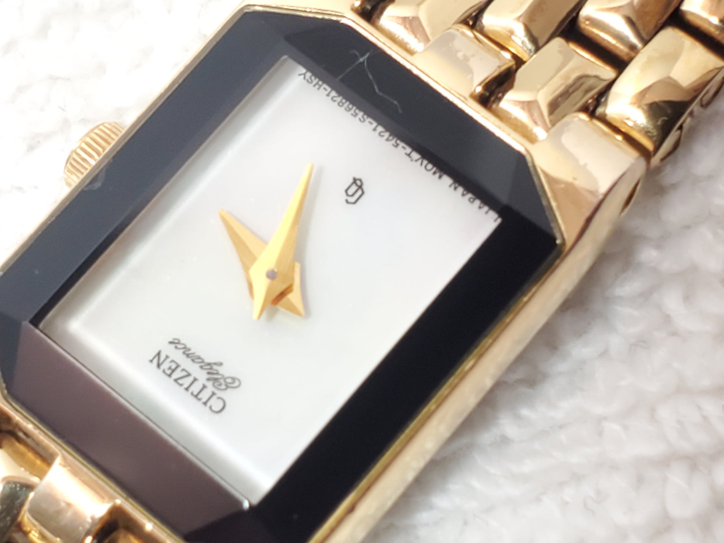 Citizen Elegance Women's Gold Tone Tank Quartz Watch Mother Pearl Dial Vintage