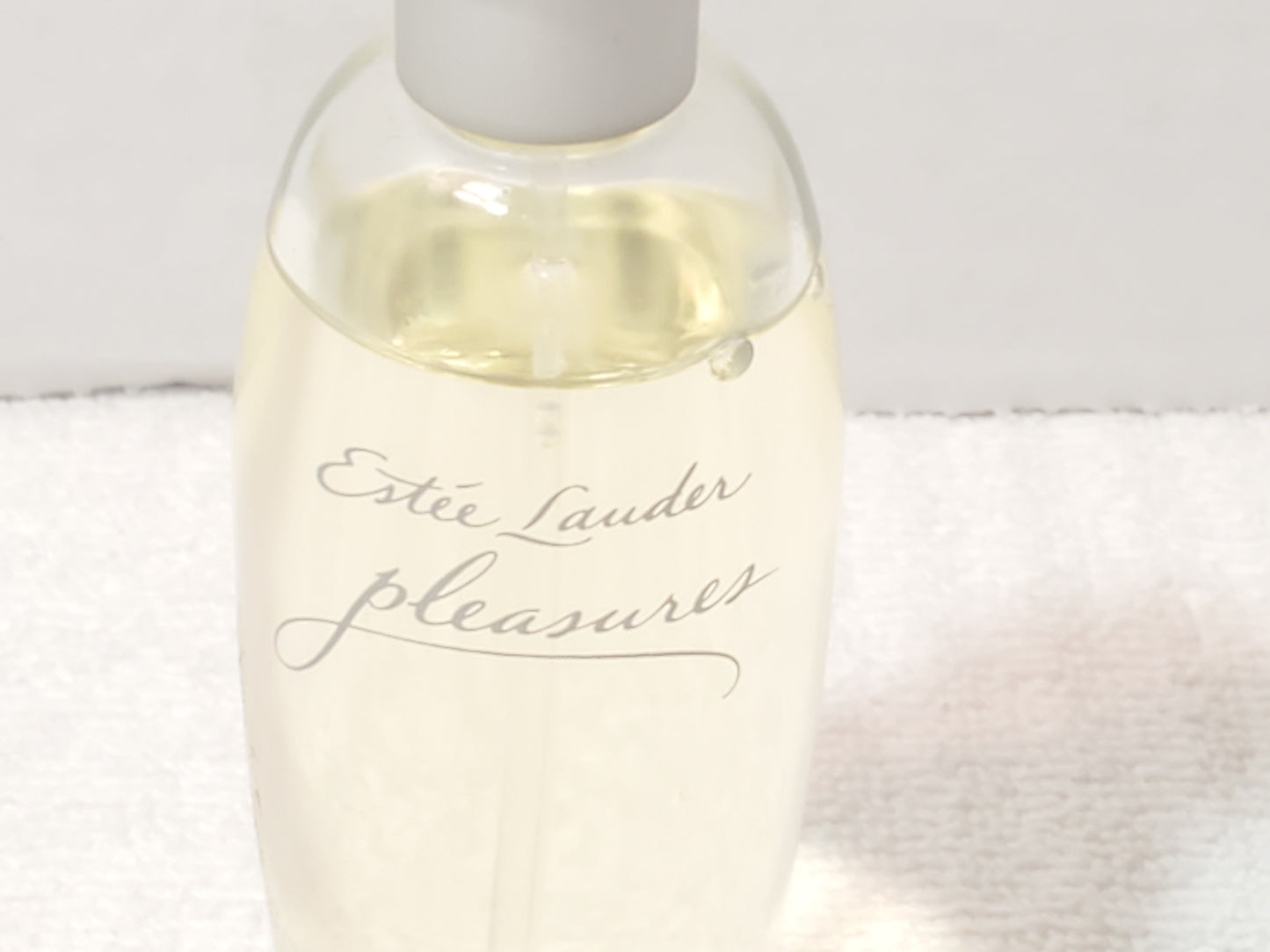Pleasures by Estee Lauder Eau De Parfum Spray for Women 1.7 oz. / 50 ml Bottle