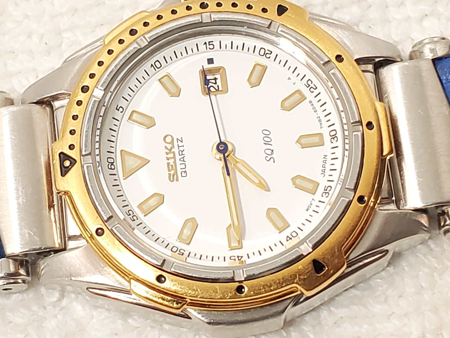 Seiko Women's Vintage Gold Tone Date Quartz Watch White Dial Blue Leather Band