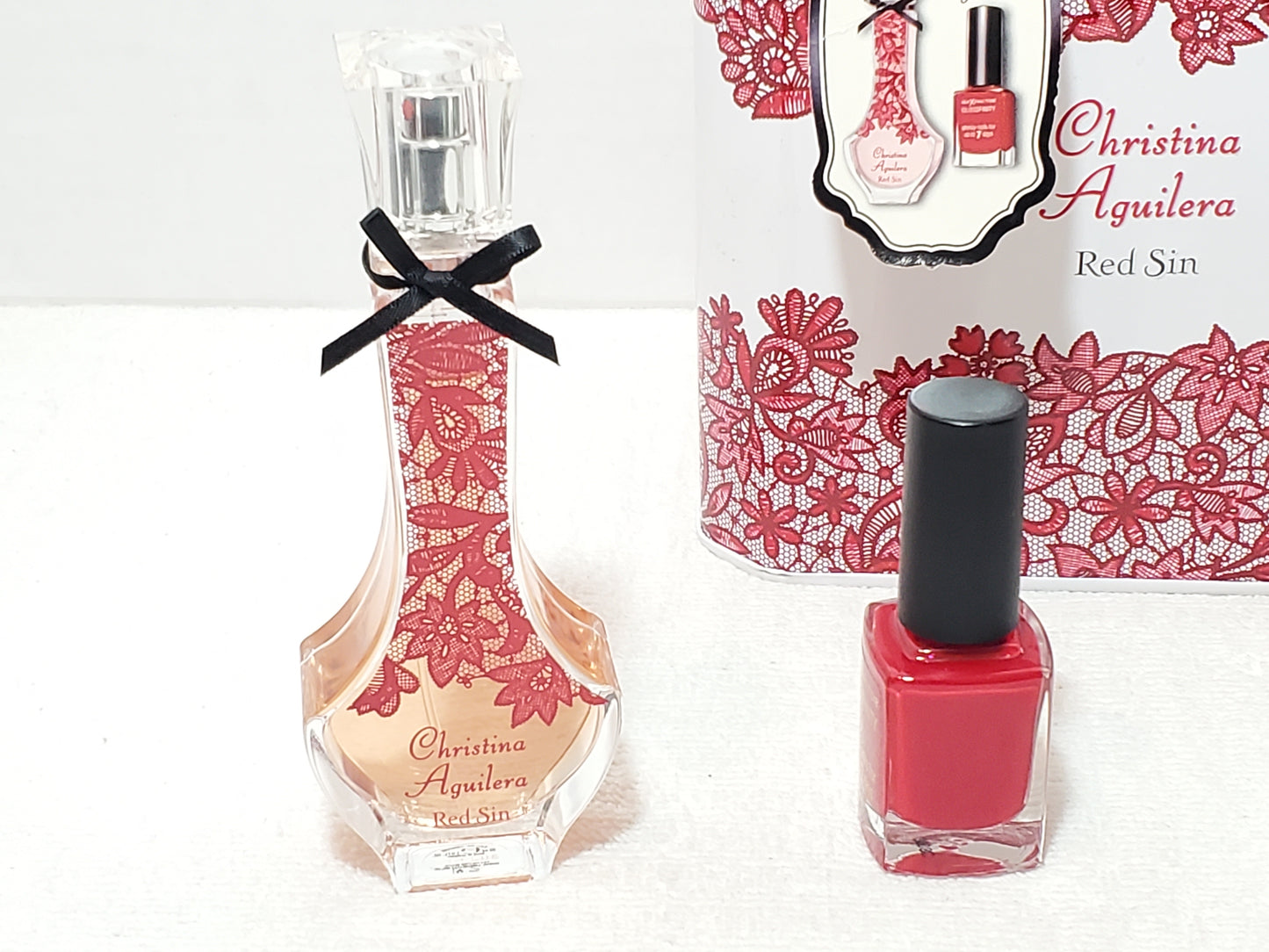 Christina Aguilera RED SIN Perfume Gift Set 1.0 oz 30ml EDP & Max Factor Polish