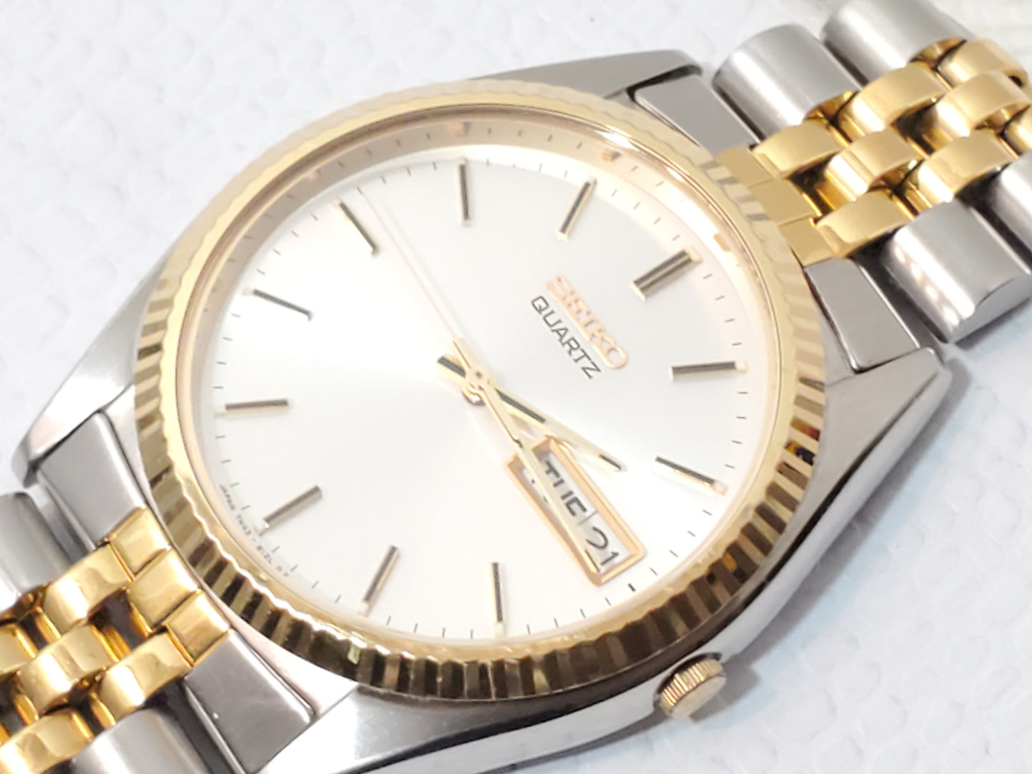 Vintage Seiko Men's Presidential Day Date Gold Tone Quartz Watch Silver Dial SS