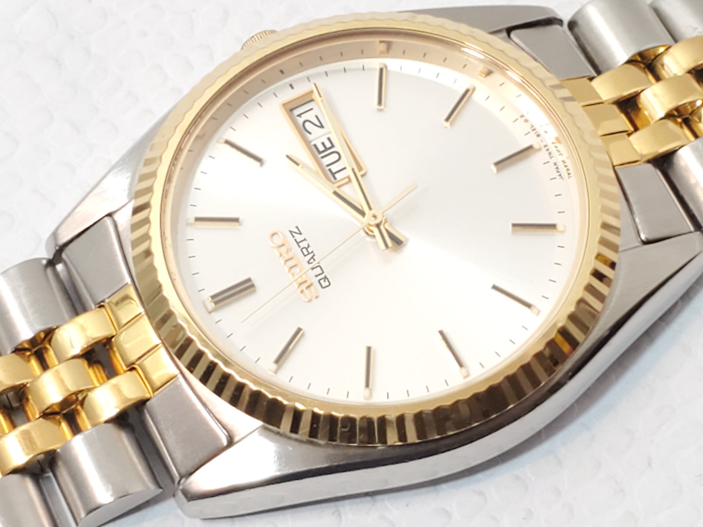 Vintage Seiko Men's Presidential Day Date Gold Tone Quartz Watch Silver Dial SS