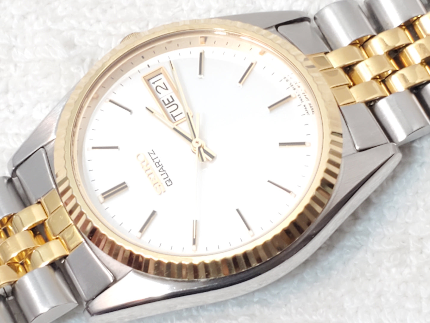 Vintage Seiko Men's Presidential Day Date Gold Tone Quartz Watch Silver Dial SS