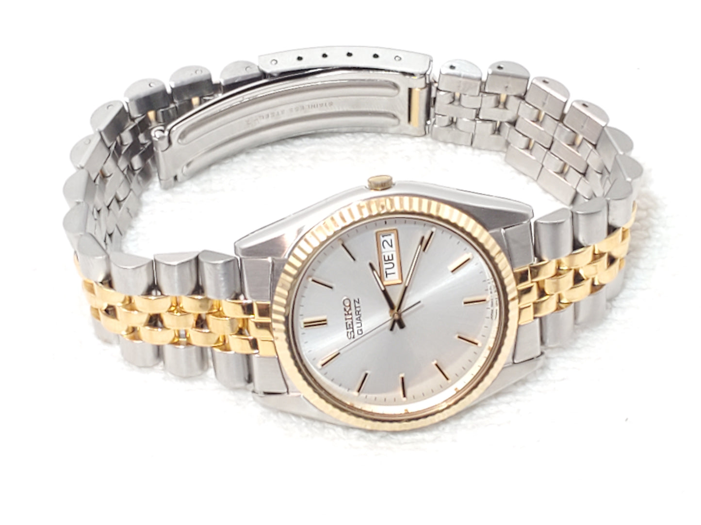 Vintage Seiko Men's Presidential Day Date Gold Tone Quartz Watch Silver Dial SS