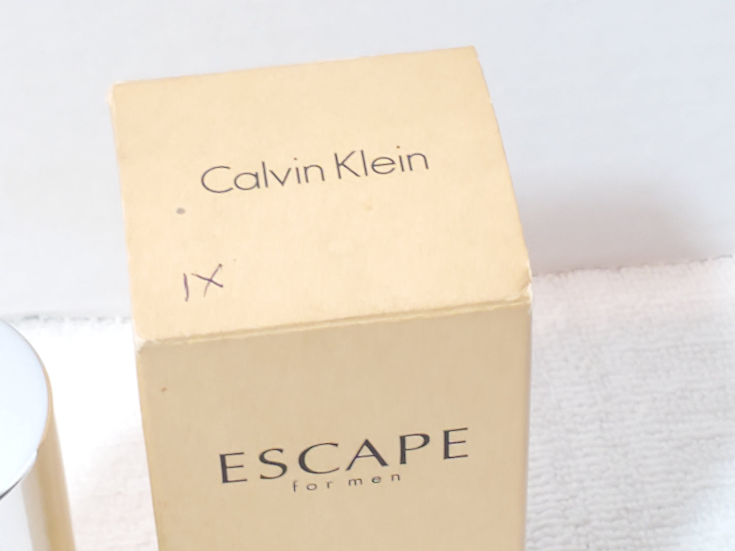 Vintage Calvin Klein ESCAPE For Men 1.7 oz / 50ml EDT Spray Frosted Bottle RARE