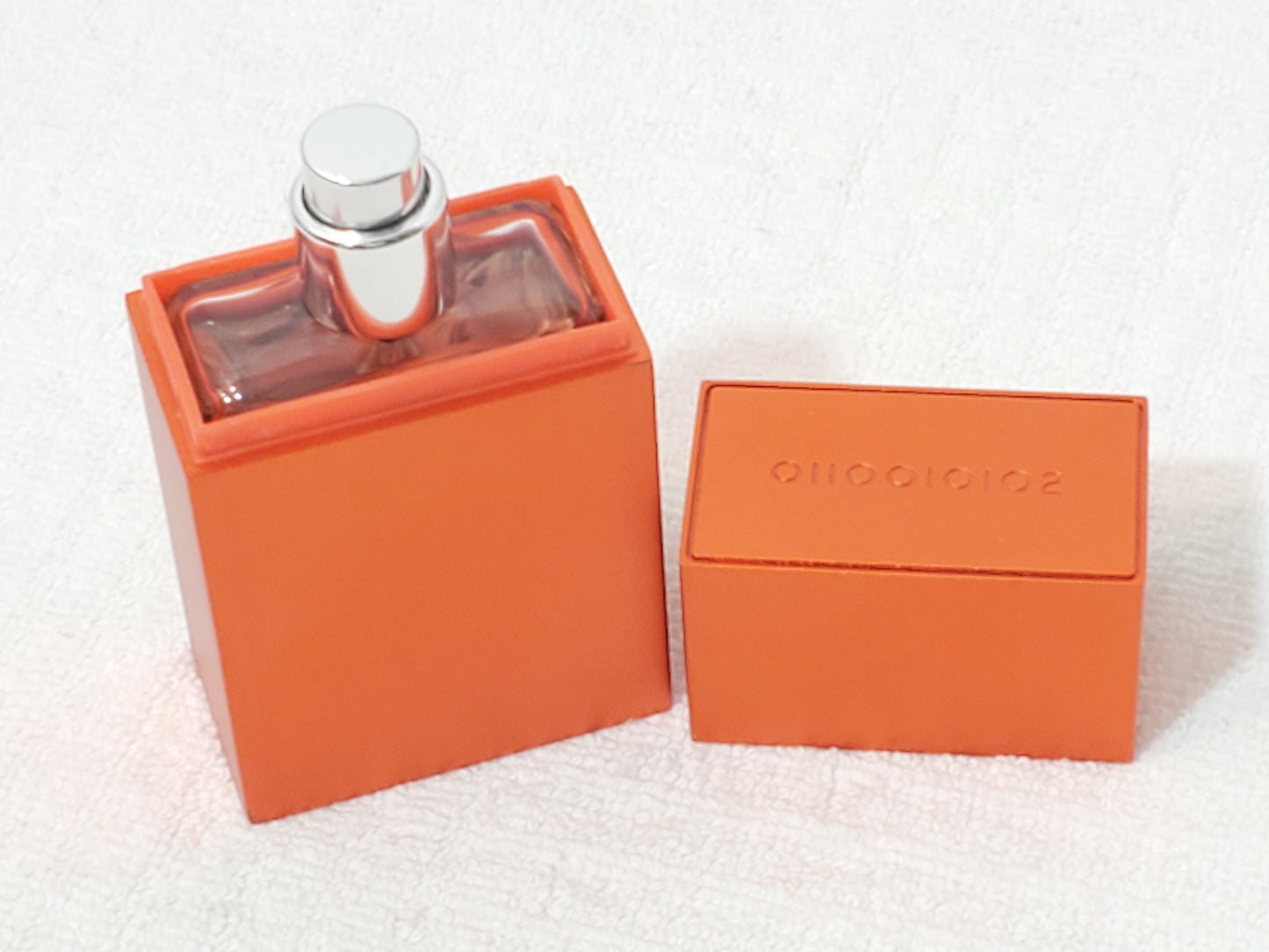 Escentric 02 by Escentric Molecules 1oz 30ml Travel Spray Orange Metal Case