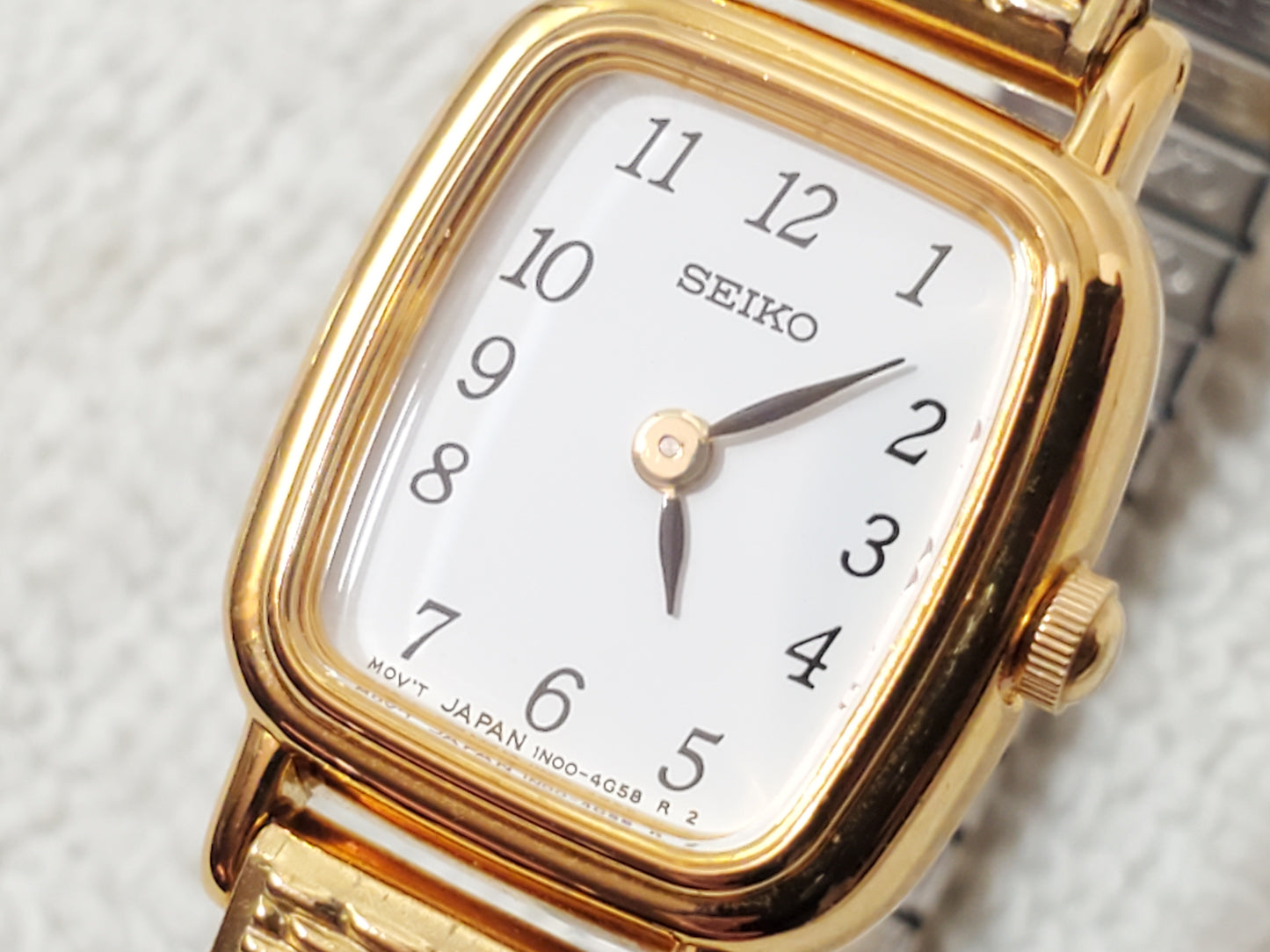 Vintage Seiko Tank Women's Gold Tone Quartz Watch Stretch Band White Dial