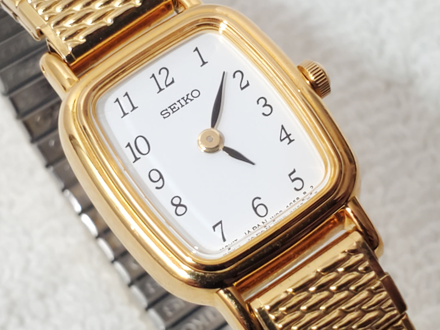 Vintage Seiko Tank Women's Gold Tone Quartz Watch Stretch Band White Dial