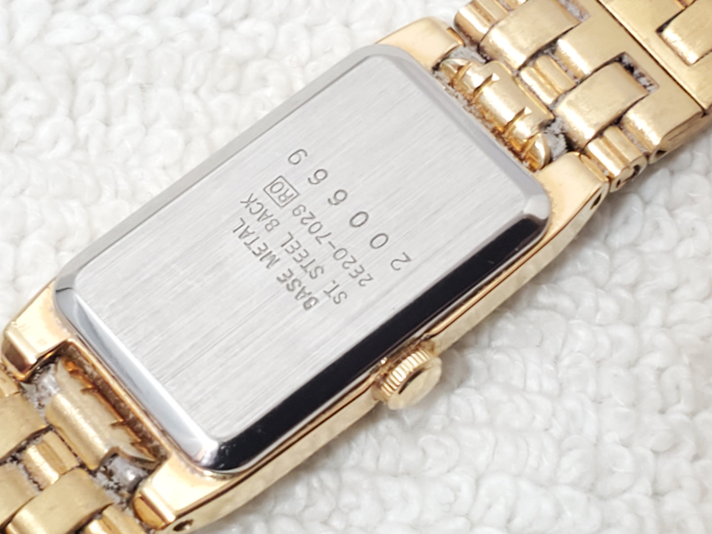 Vintage Seiko Women's Gold Tone Tank Quartz Watch One Jewel Stainless Steel