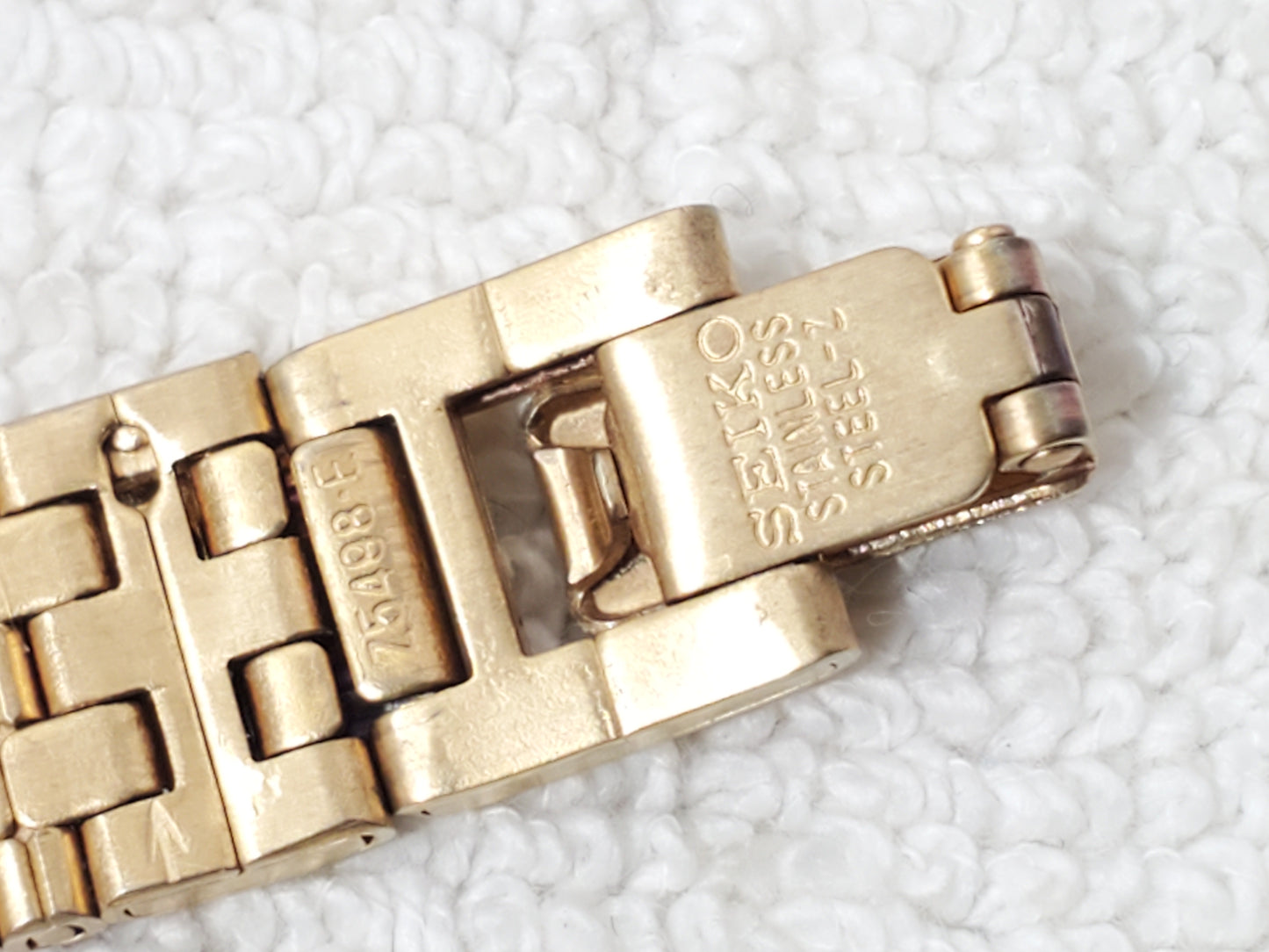 Vintage Seiko Women's Gold Tone Tank Quartz Watch One Jewel Stainless Steel