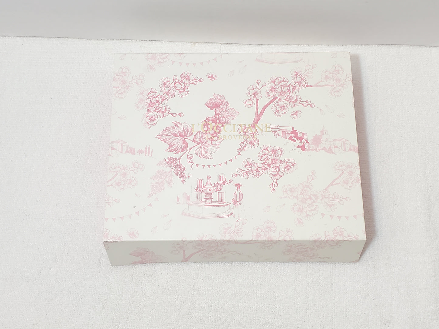 NIB L’Occitane Cherry Blossom Gift Set Shimmering Lotion Body Wash & Hand Cream