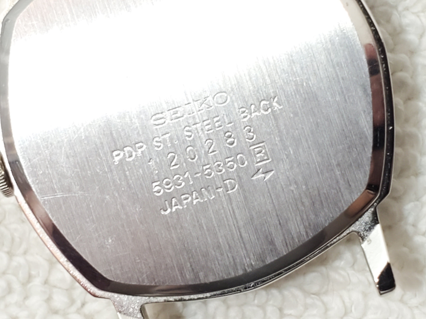 Vintage Seiko Men's Silver Dial Octagonal Quartz Slim Watch Six Jewels