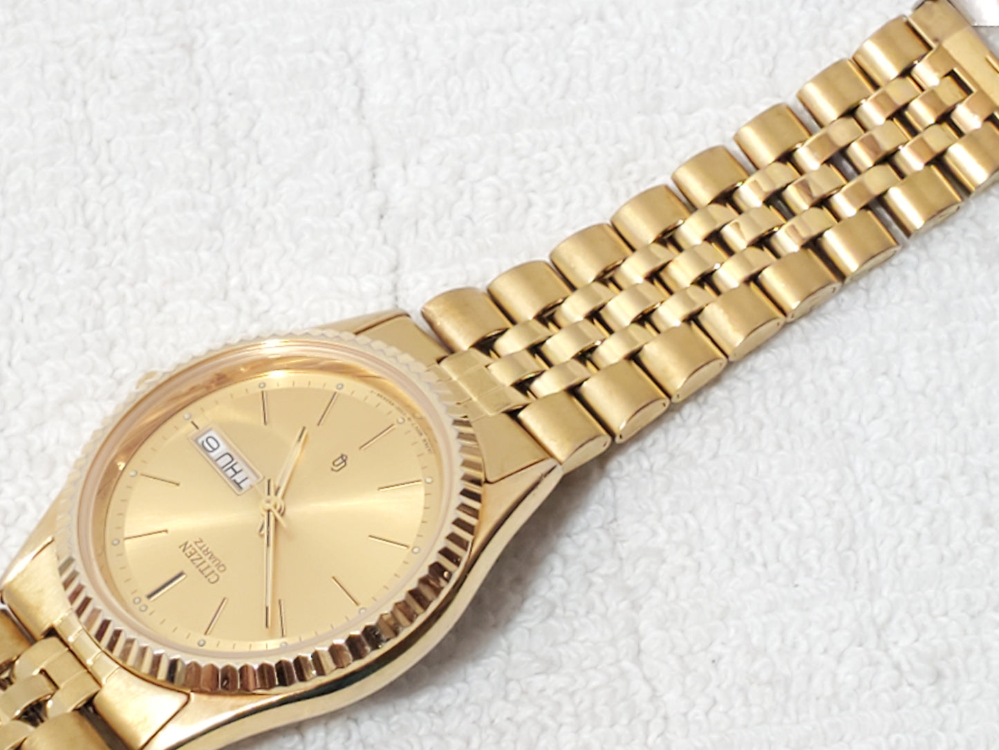 Vintage Citizen CQ Men's Presidential Day Date Gold Tone Watch Stainless Steel