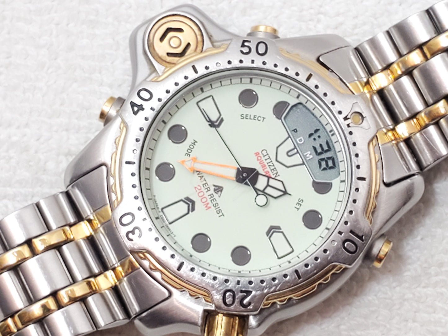Vintage Citizen Promaster Aqualand C023-089405 Diver 200M Two Tone Full Lume Dial