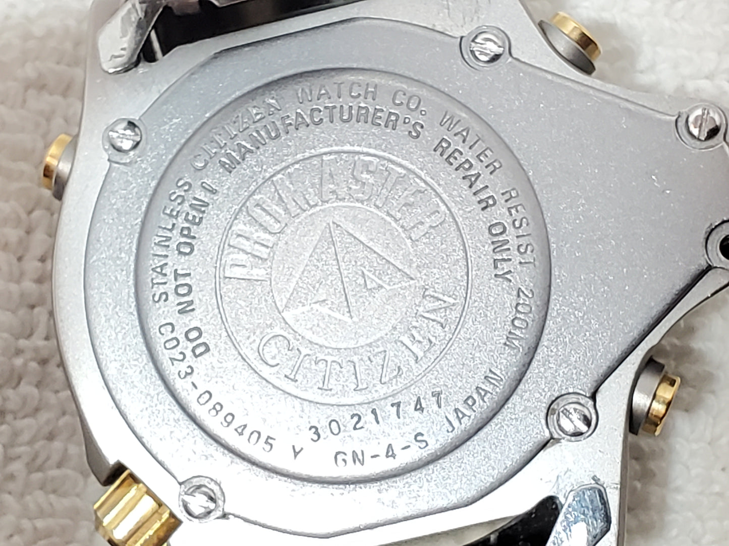 Vintage Citizen Promaster Aqualand C023-089405 Diver 200M Two Tone Full Lume Dial