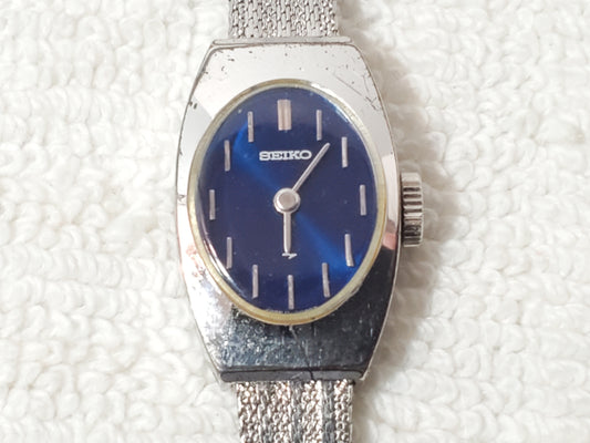 Vintage Seiko Women's Wind Up Watch Seventeen Jewels Blue Dial Mesh Band