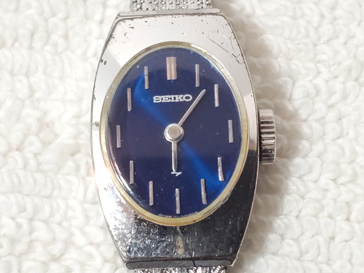Vintage Seiko Women's Wind Up Watch Seventeen Jewels Blue Dial Mesh Band