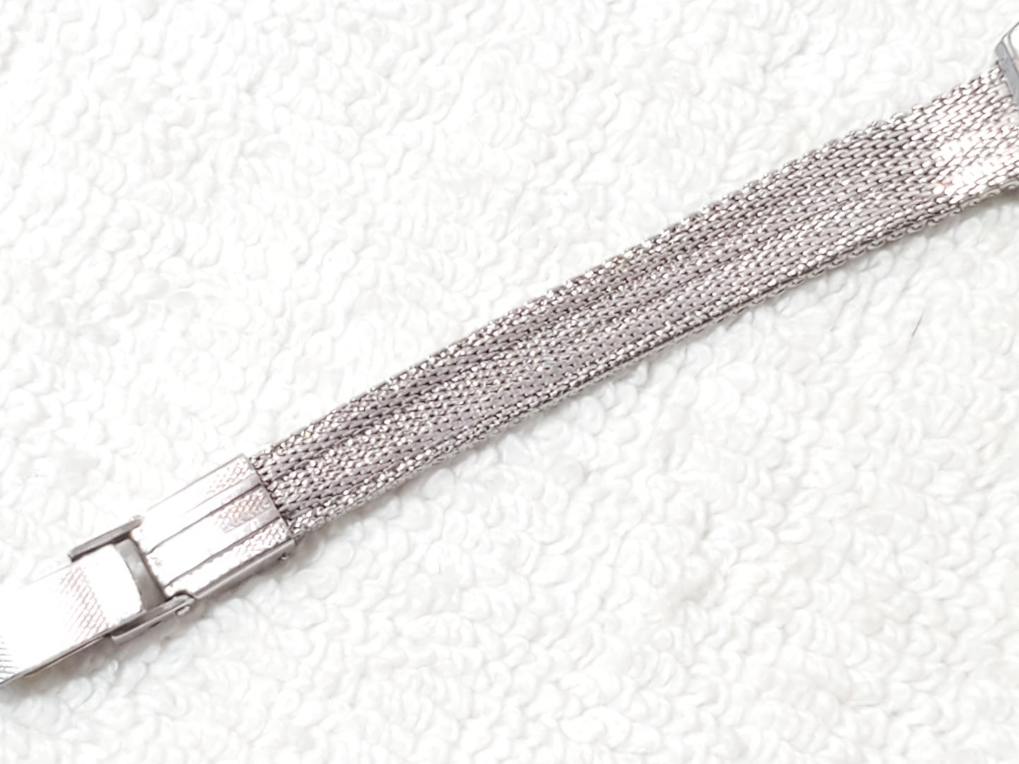 Vintage Seiko Women's Wind Up Watch Seventeen Jewels Blue Dial Mesh Band