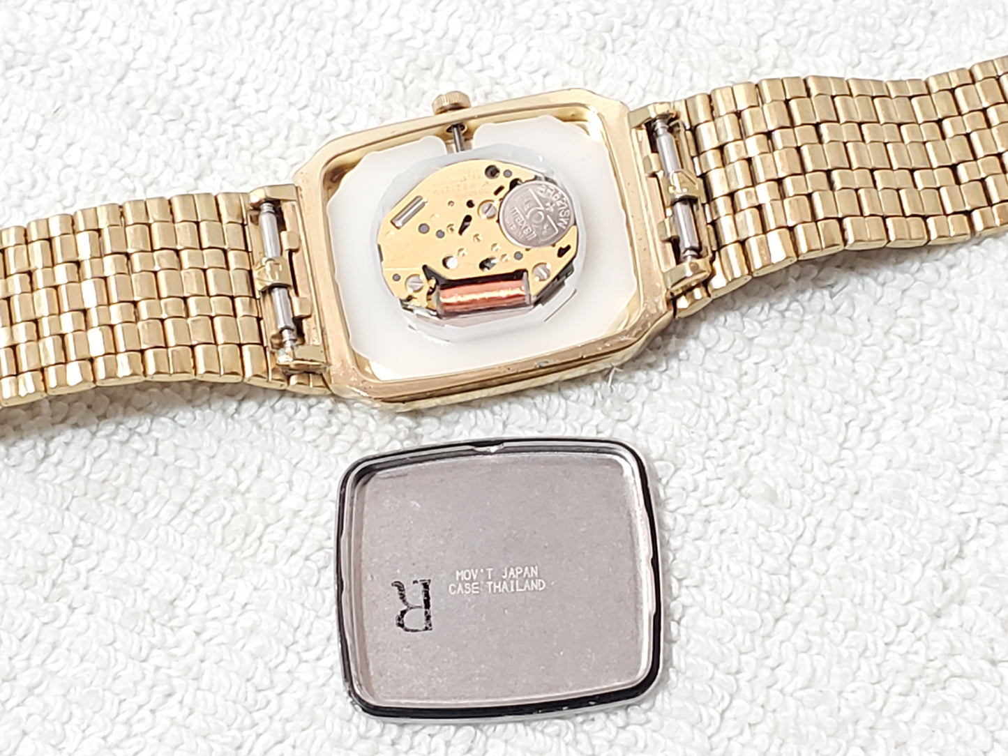 Vintage Citizen Quartz Tank Date Men's Watch Yellow Gold Plated Base Metal