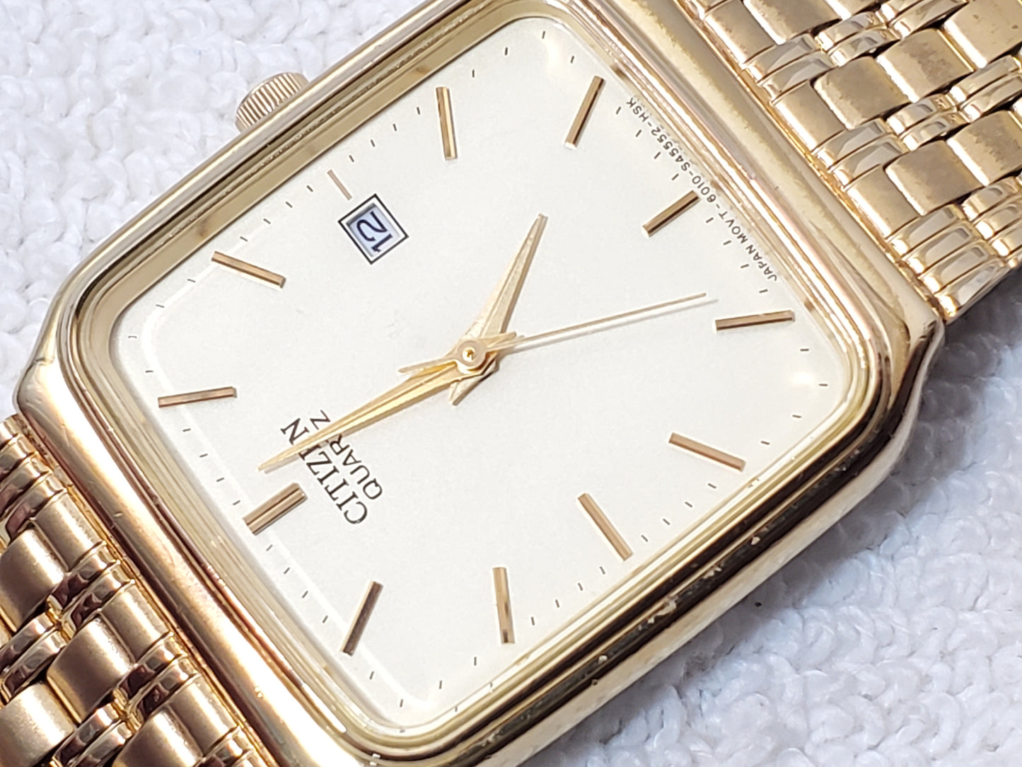 Vintage Citizen Quartz Tank Date Men's Watch Yellow Gold Plated Base Metal