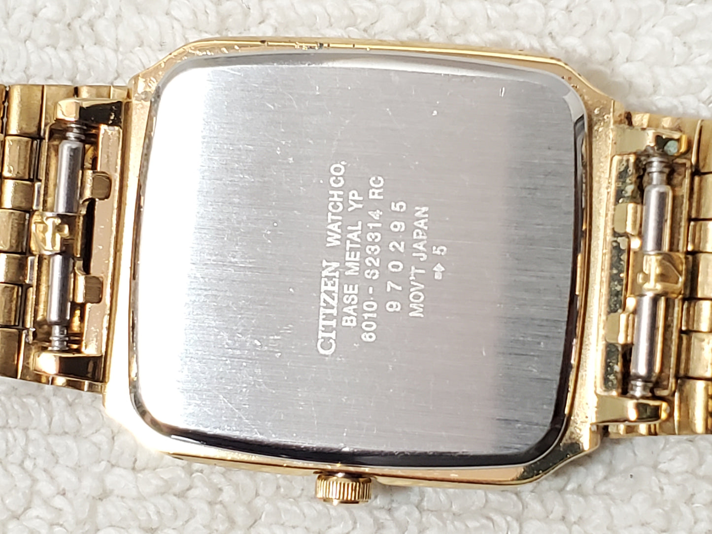 Vintage Citizen Quartz Tank Date Men's Watch Yellow Gold Plated Base Metal