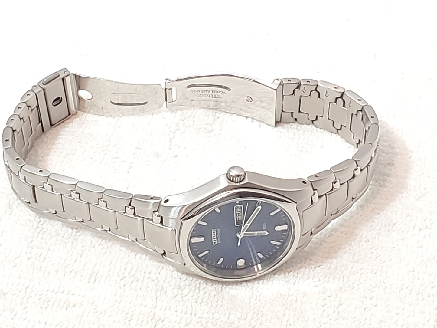 Citizen Eco Drive Men's Stainless Steel Sunray Blue Dial Day Date Watch WR100