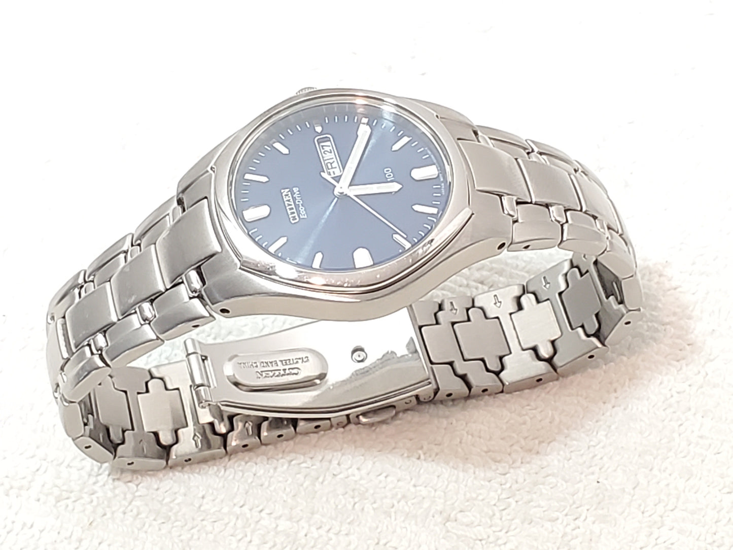 Citizen Eco Drive Men's Stainless Steel Sunray Blue Dial Day Date Watch WR100