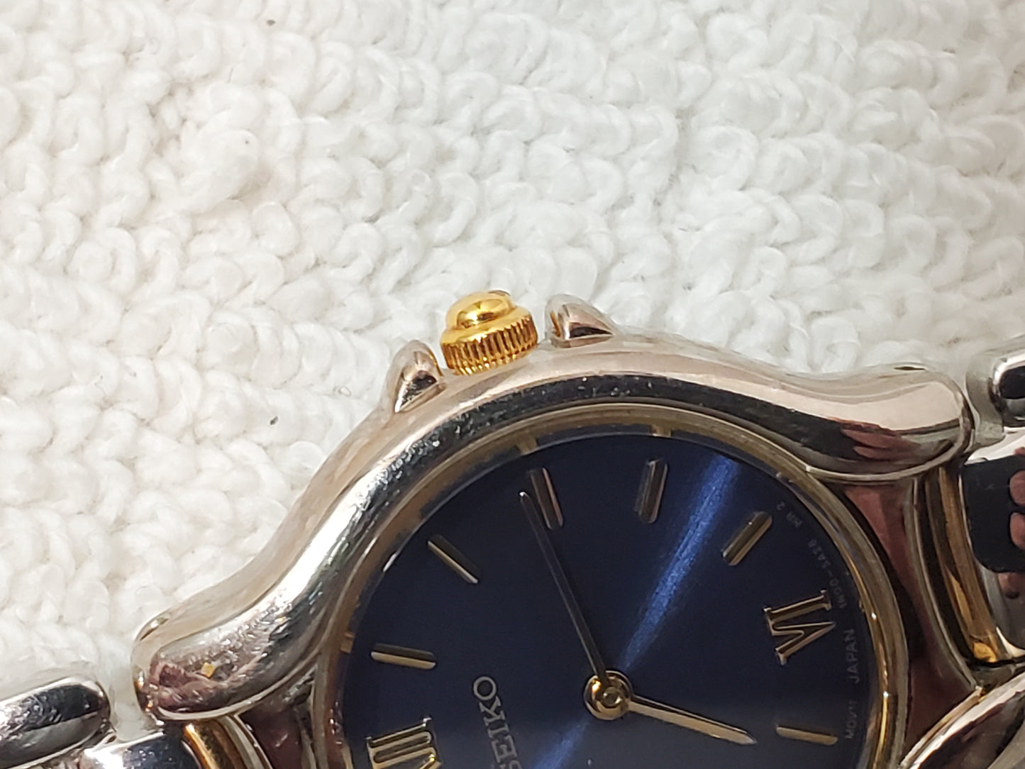 Vintage Seiko Women's Gold Tone Stainless Steel Watch Blue Dial Roman Numerals