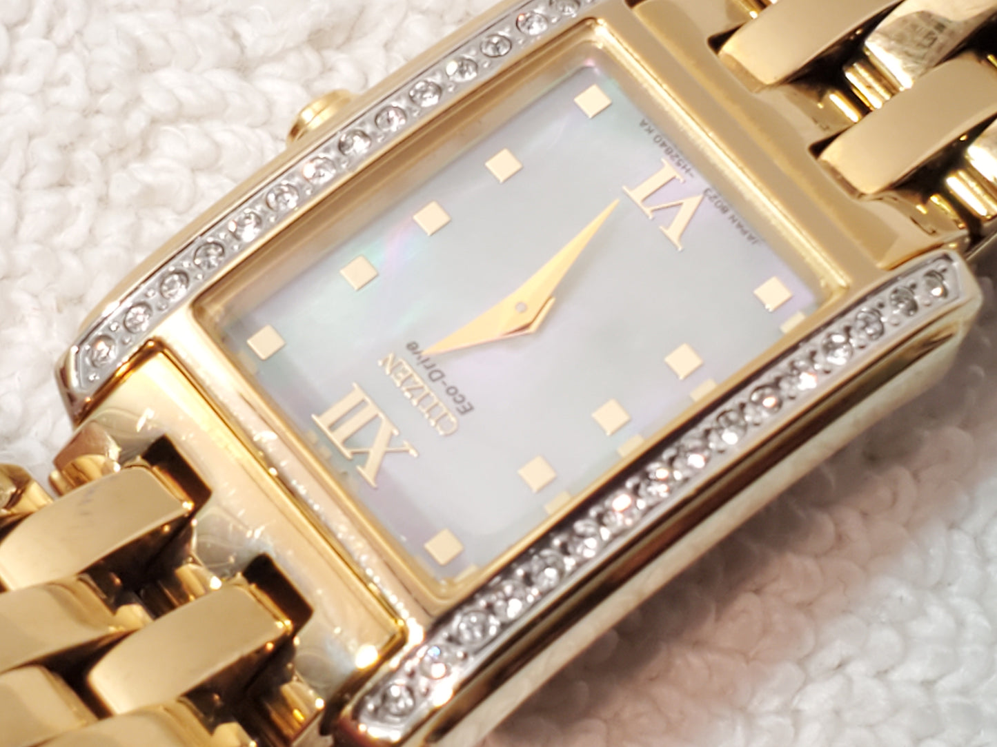 Citizen Eco Drive Ladies Watch Gold Plated Mother Pearl Dial Swarovski Crystals