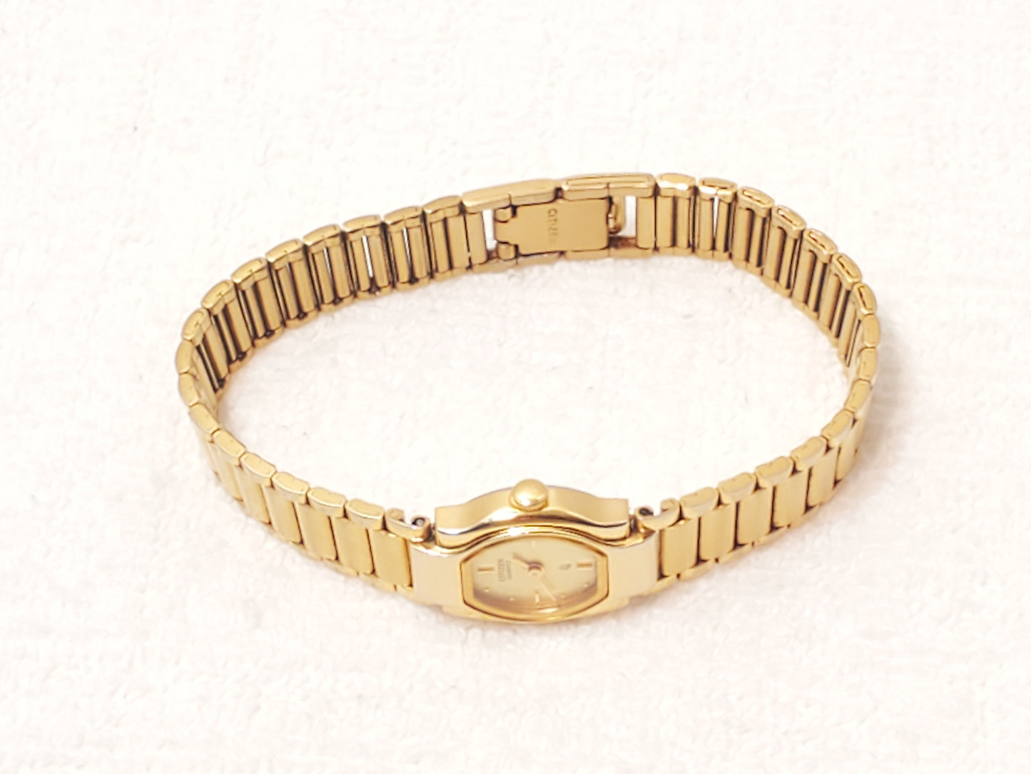 Citizen CQ Women's Base Metal Yellow Gold Plated Vintage Quartz Watch One Jewel