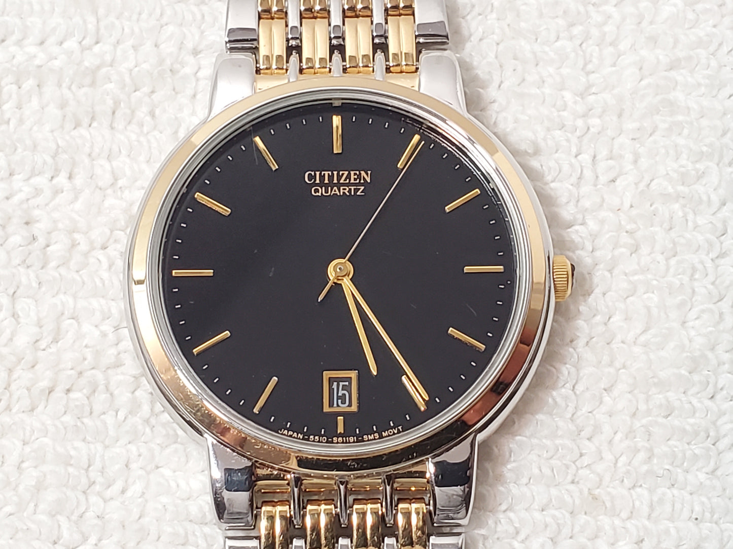Citizen Men's Vintage Quratz Watch Black Dial Gold Tone Date Stainless Steel