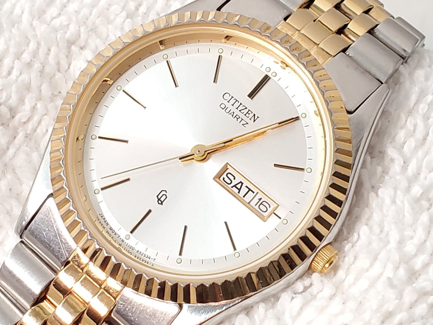 Vintage Citizen CQ Mens Presidential Day Date Gold Tone Quartz Watch Silver Dial