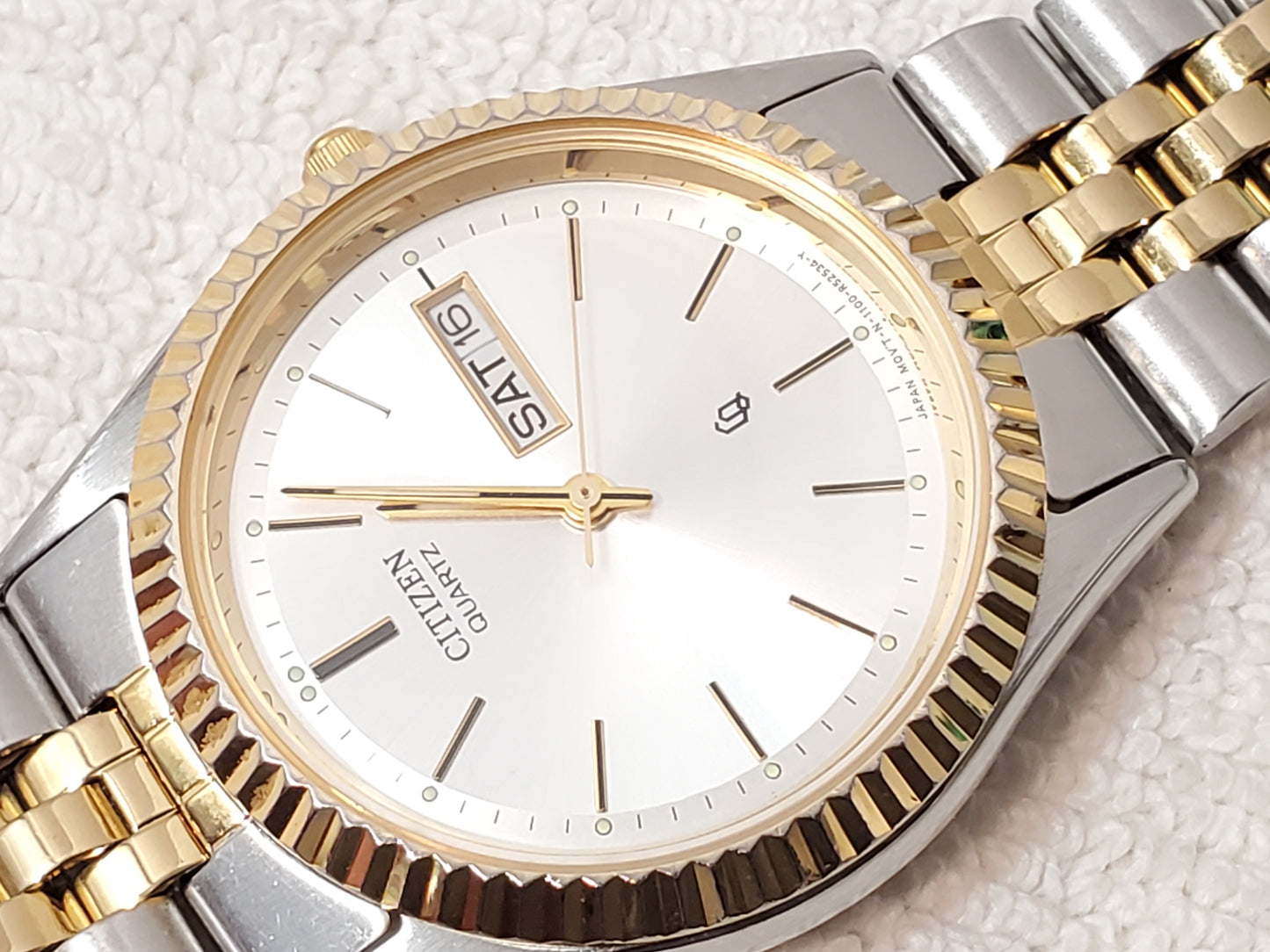 Vintage Citizen CQ Mens Presidential Day Date Gold Tone Quartz Watch Silver Dial