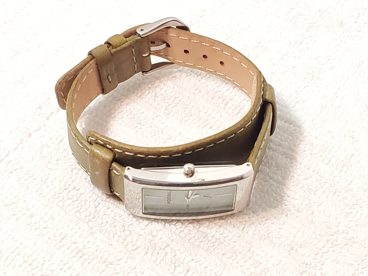 Fossil Women's Vintage Quartz Watch One Jewel Mother Pearl Dial Green Leather