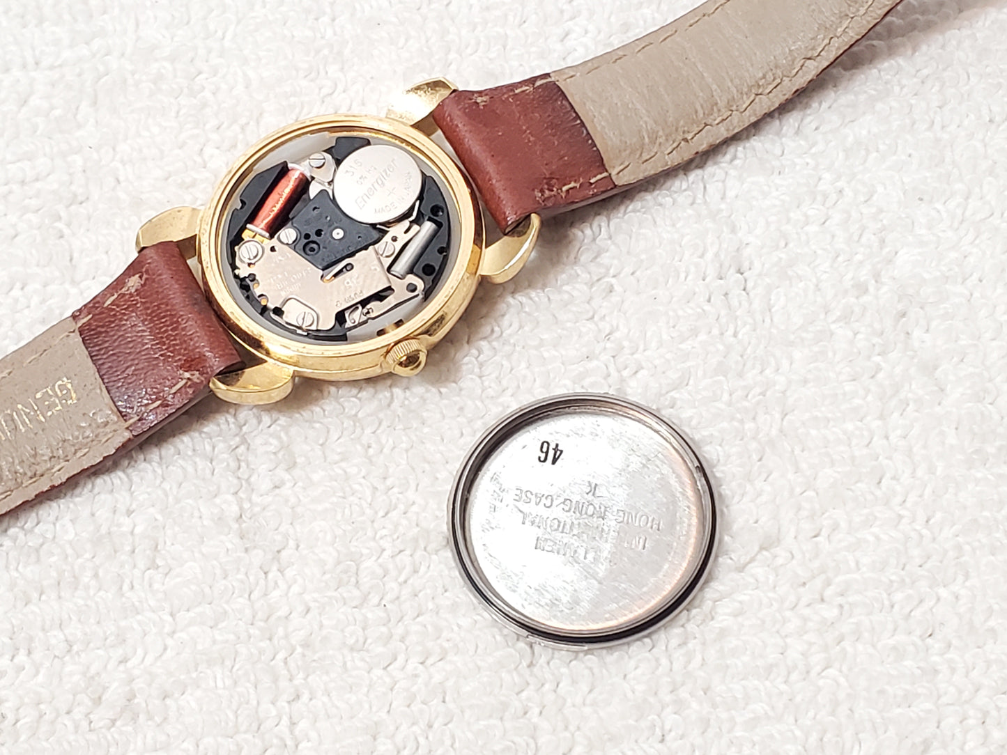 Vintage Guess 1994 Women's Gold Tone Brown Leather Watch Roman Numerals Date