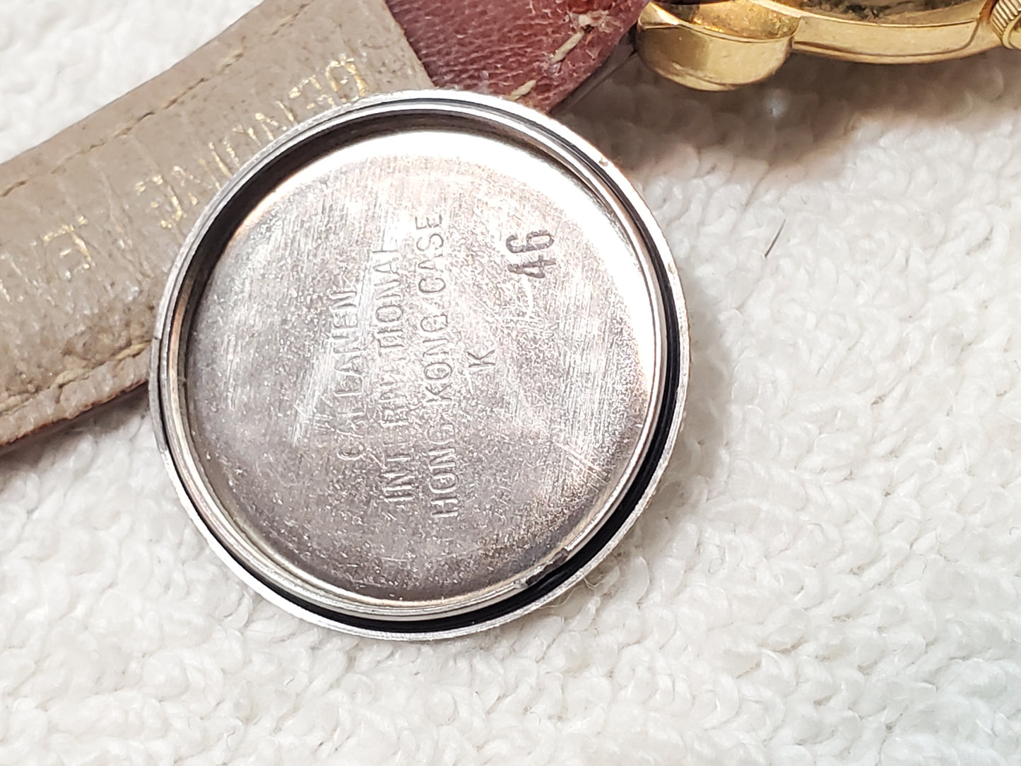Vintage Guess 1994 Women's Gold Tone Brown Leather Watch Roman Numerals Date