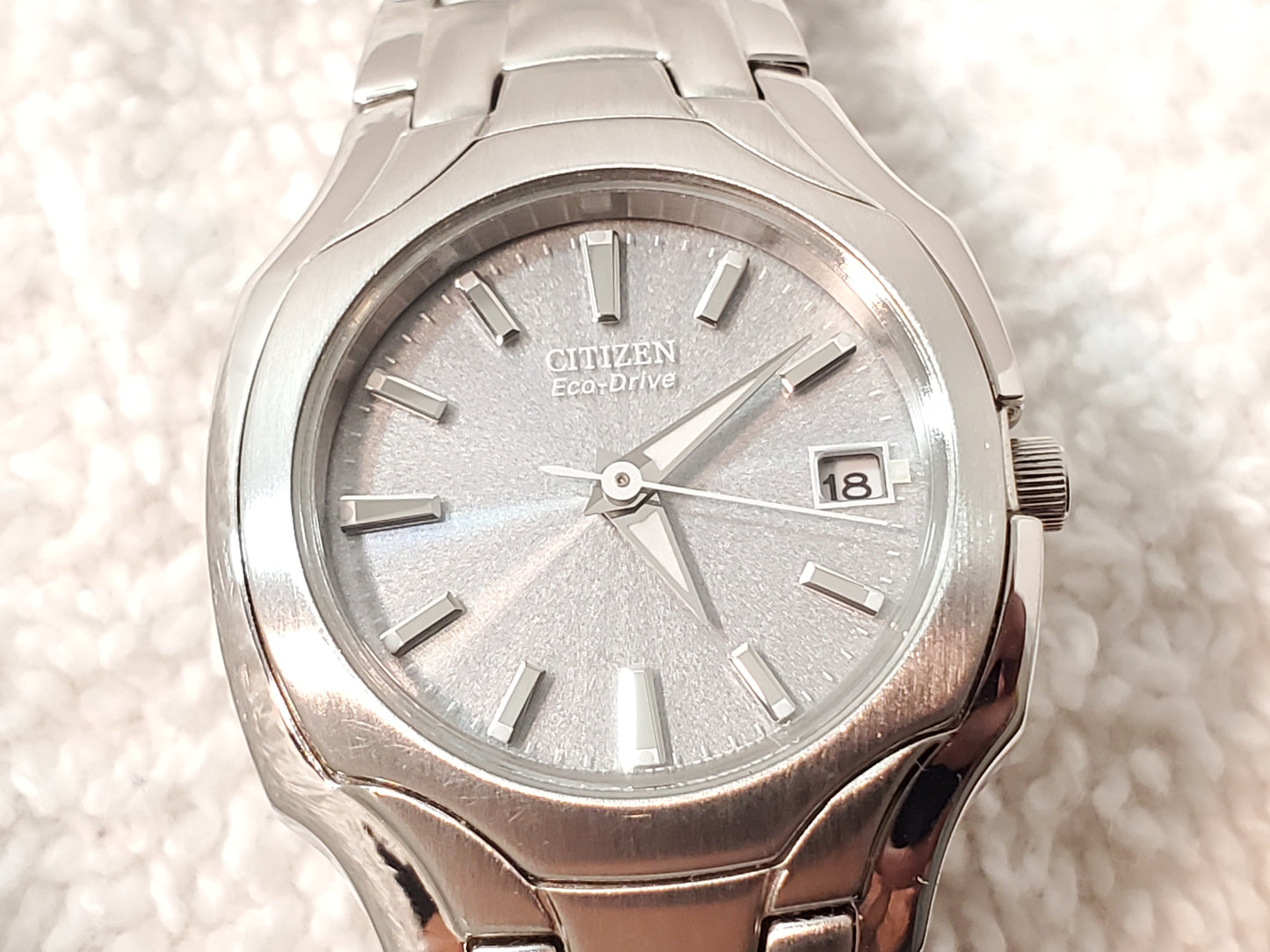 Citizen Eco Drive Date Women's Watch Gray Dial 316L Stainless Steel Vintage