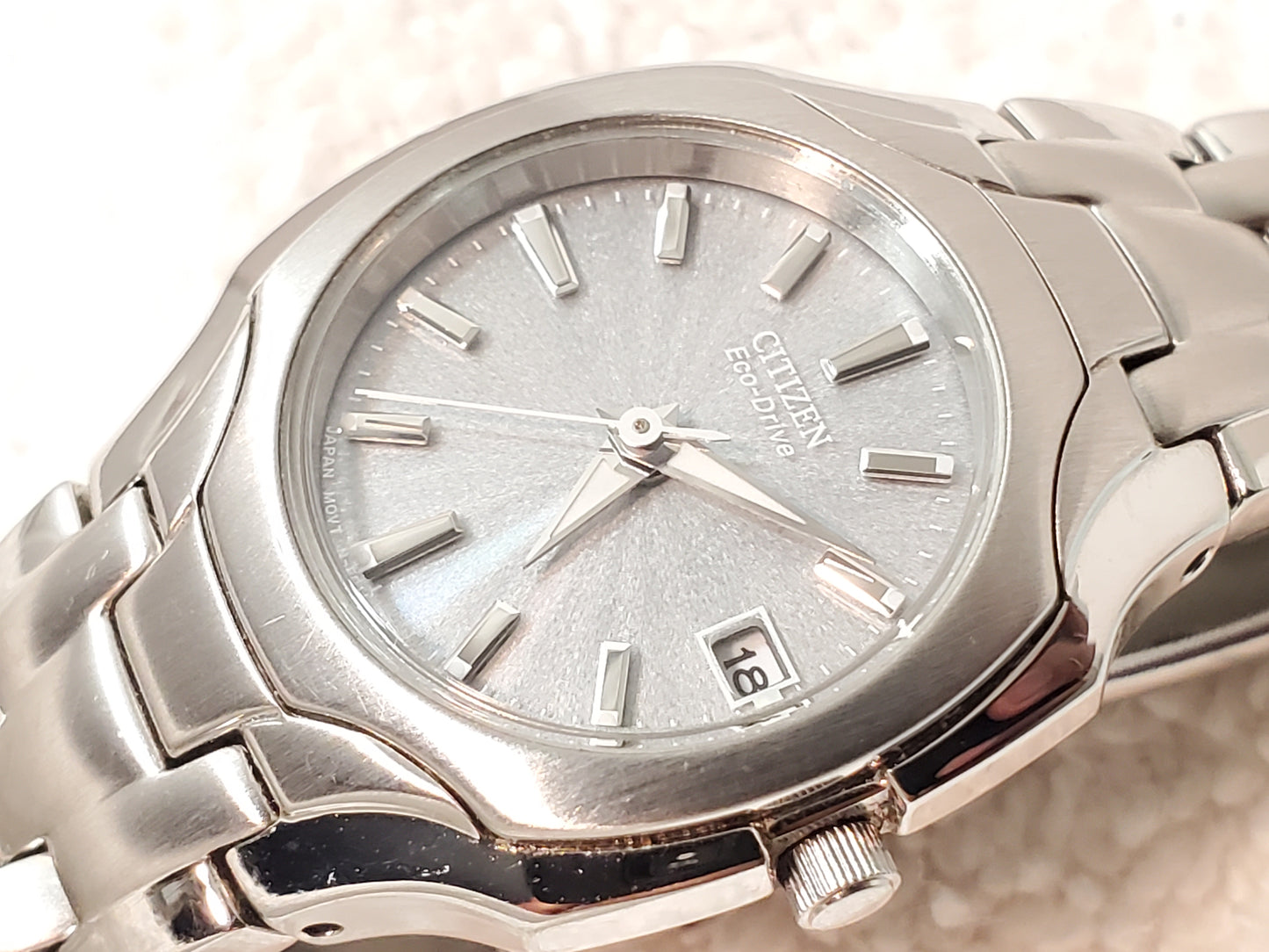 Citizen Eco Drive Date Women's Watch Gray Dial 316L Stainless Steel Vintage