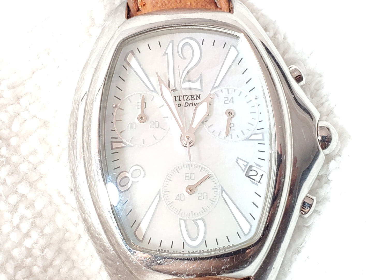 Vintage Citizen Eco Drive Women's Date Mother Pearl Dial Watch Leather Strap