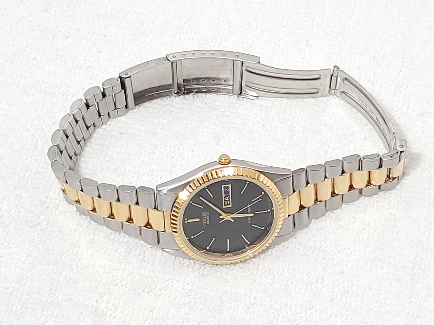 Vintage Citizen CQ Men Presidential Day Date Gold Tone Quartz Watch Black Dial