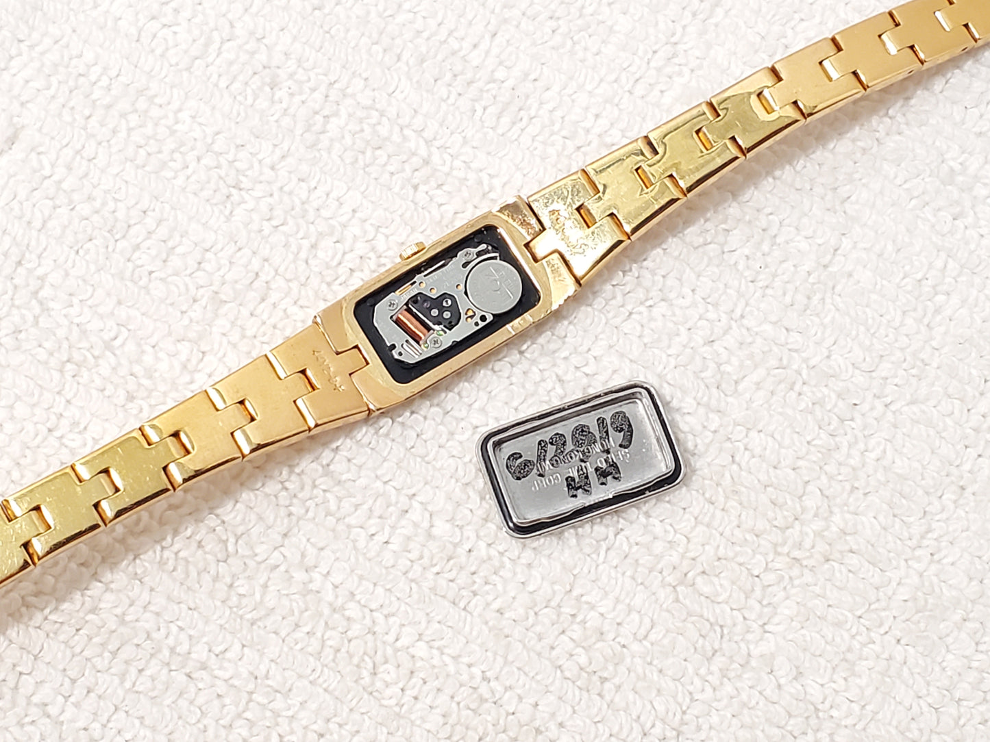 Seiko Tank Women's Vintage Gold Tone Quartz Watch One Jewel Stainless Steel