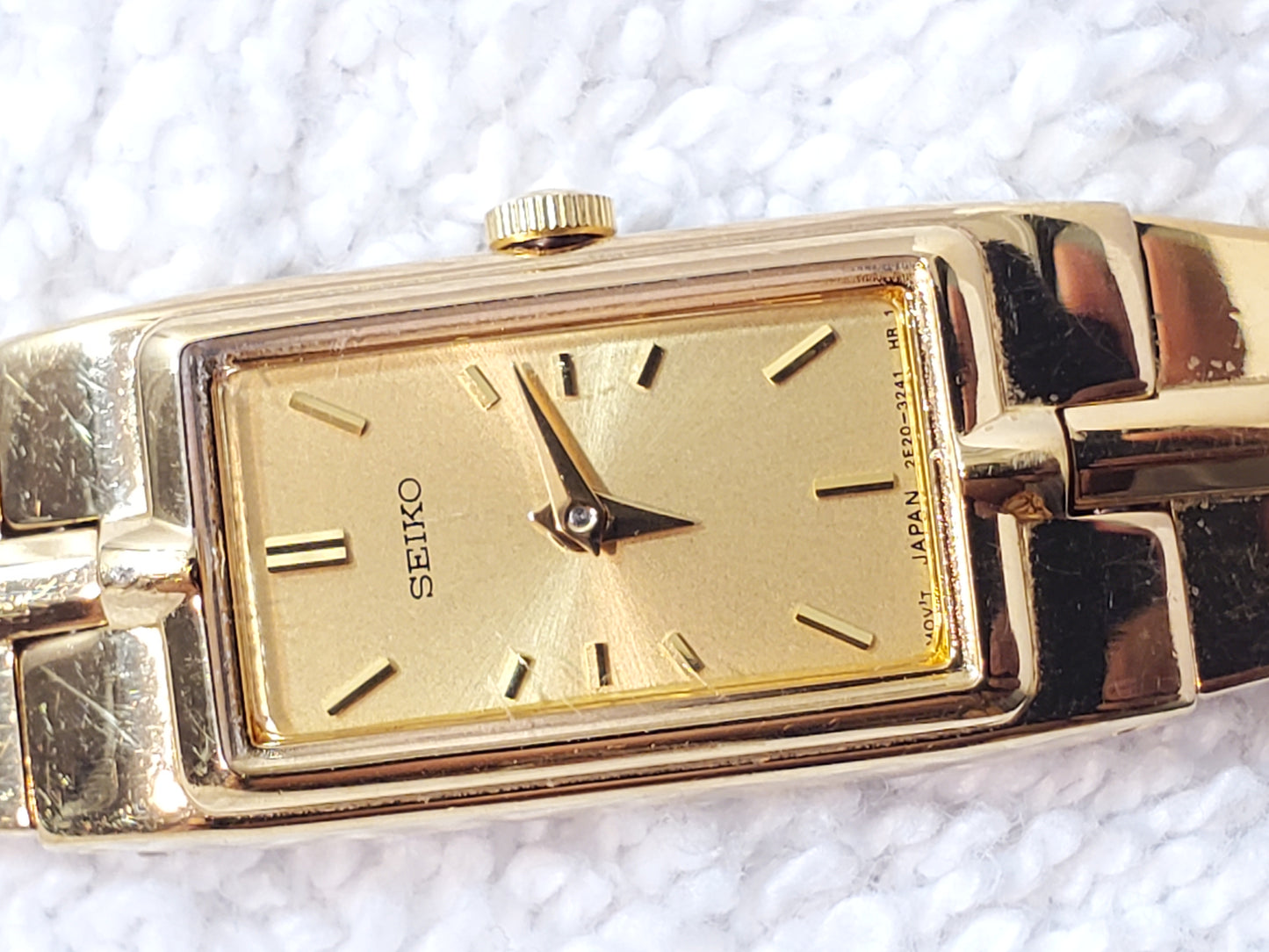 Seiko Tank Women's Vintage Gold Tone Quartz Watch One Jewel Stainless Steel