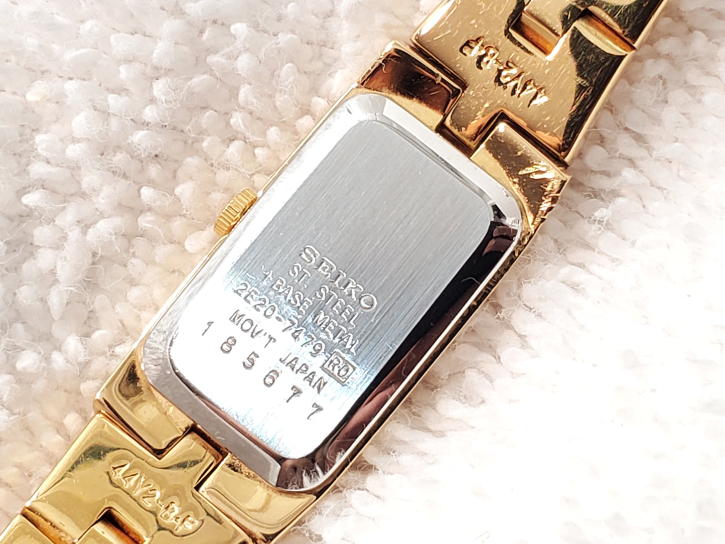 Seiko Tank Women's Vintage Gold Tone Quartz Watch One Jewel Stainless Steel