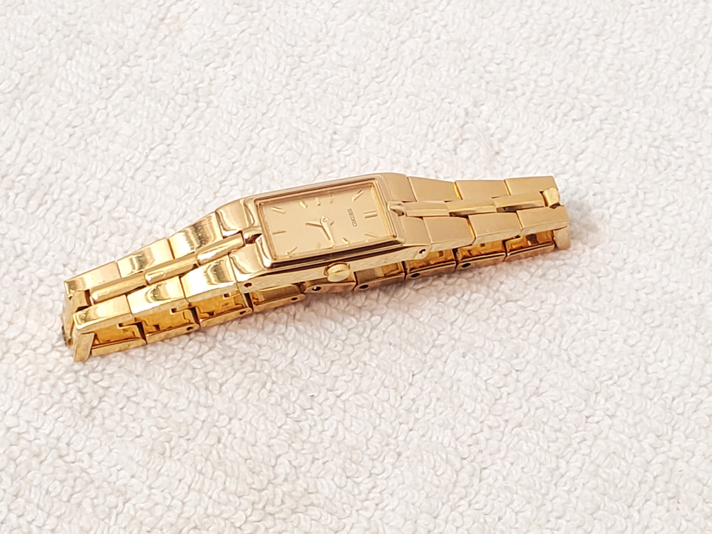 Seiko Tank Women's Vintage Gold Tone Quartz Watch One Jewel Stainless Steel