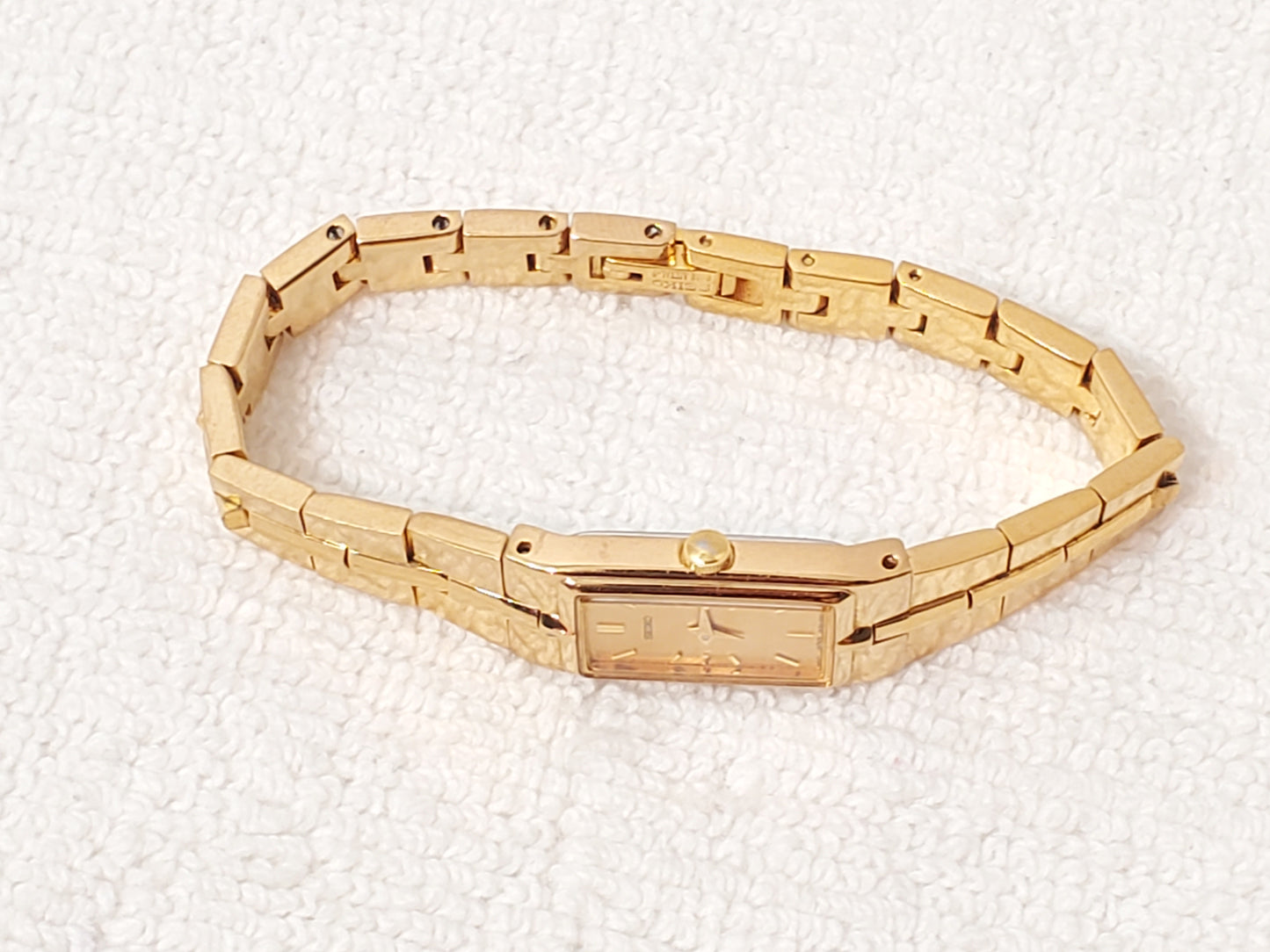 Seiko Tank Women's Vintage Gold Tone Quartz Watch One Jewel Stainless Steel