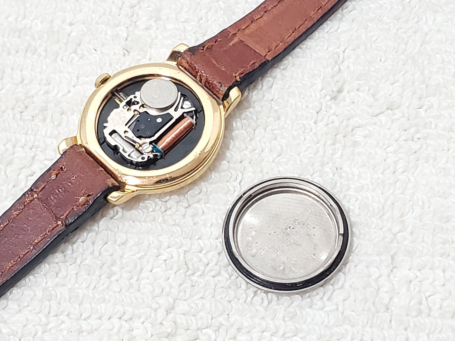 Seiko Vintage 1990's Women's Gold Plated Quartz Watch 4N01 Caliber Leather Band